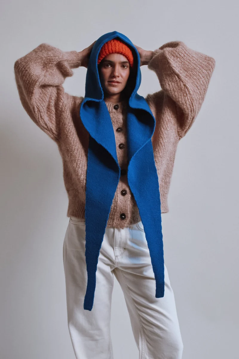 ROMANE 2-in-1 Scarf-Hat in Merino Wool - Cobalt Blue