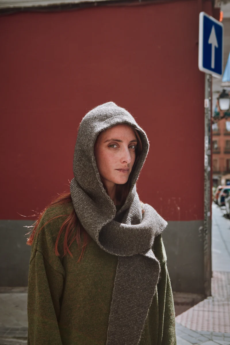 ROMANE 2-in-1 Scarf-Hat in Yak Wool - Brown