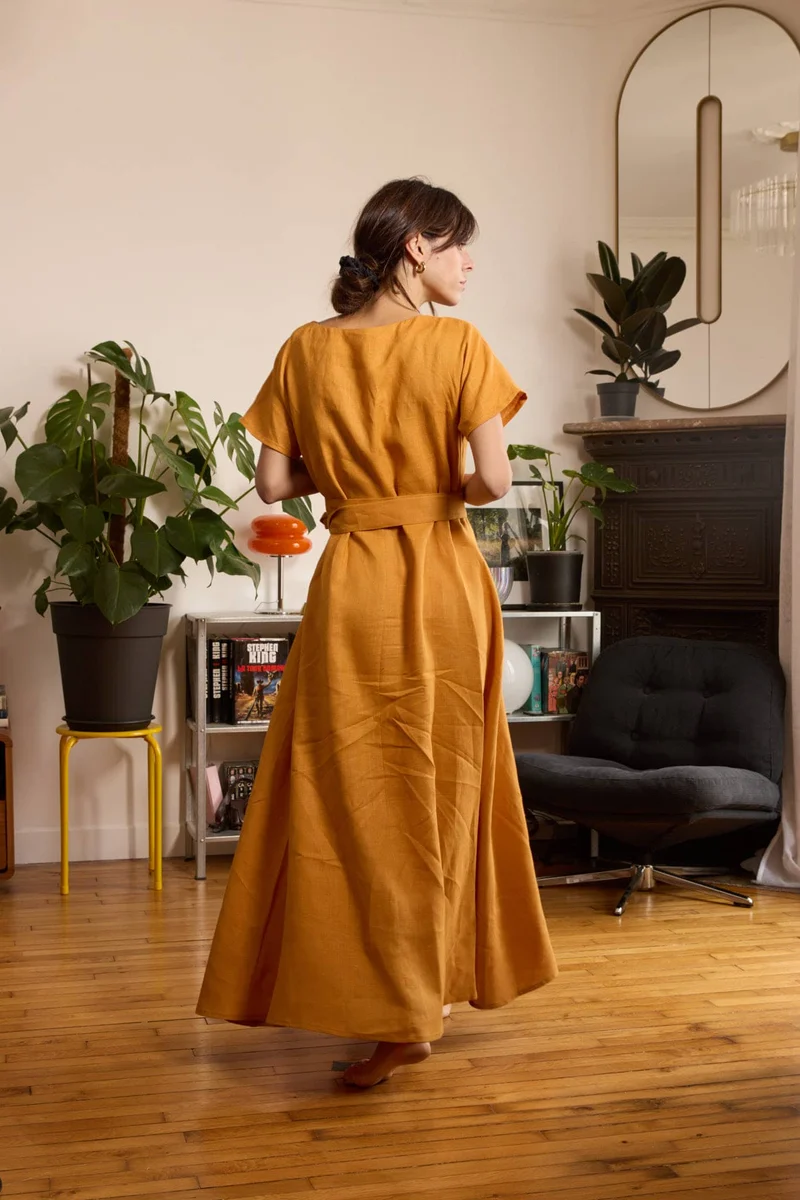 Robe en lin ocre