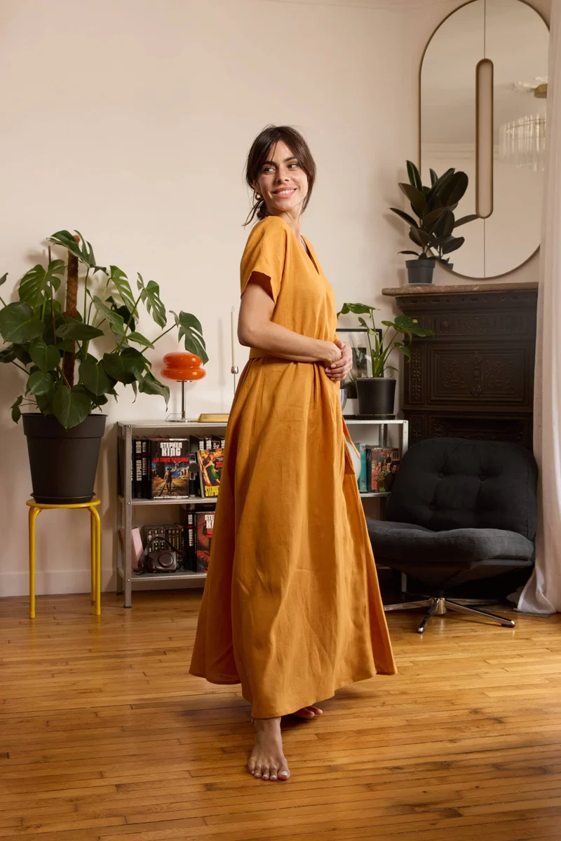 Robe en lin ocre
