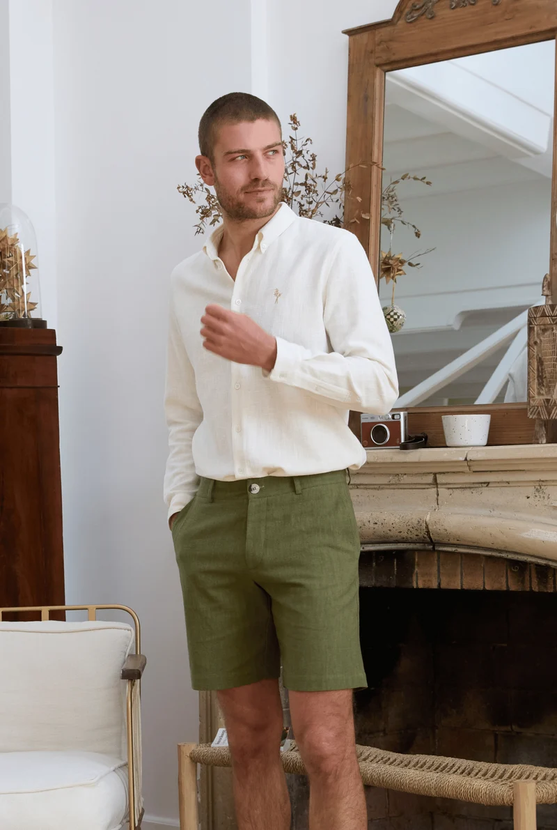 Short en lin homme kaki