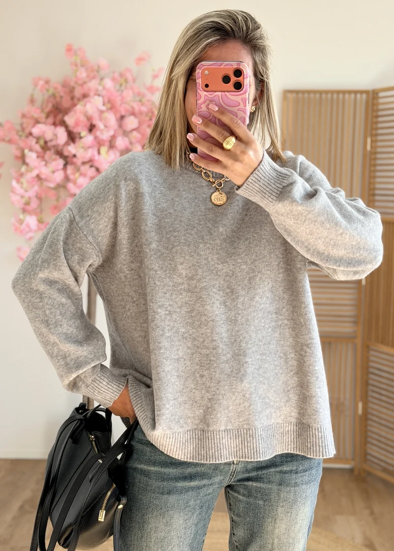 Pull à nœuds satinés