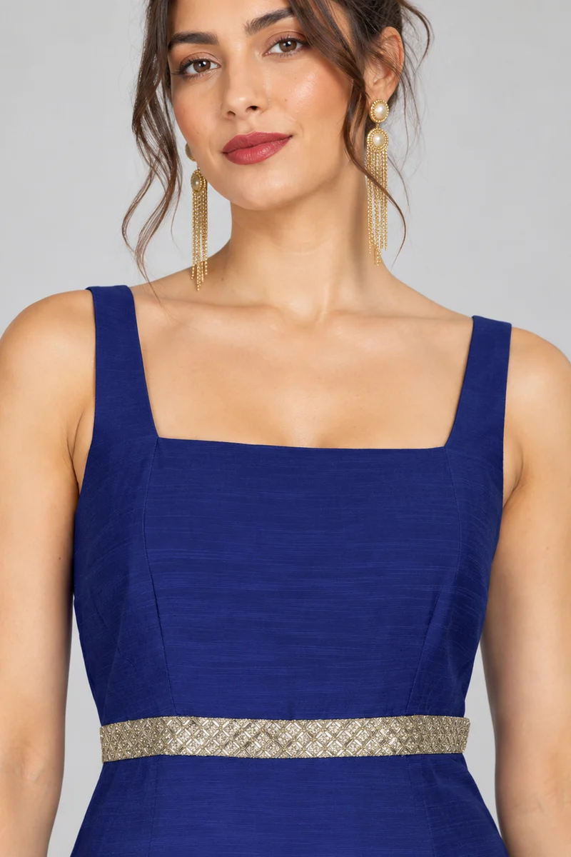 Olyne|Viscose Square Neck Lace Waist Maxi Dress