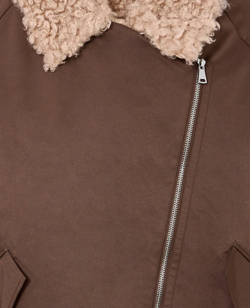 Blouson droit avec grand col fourrure bouclette