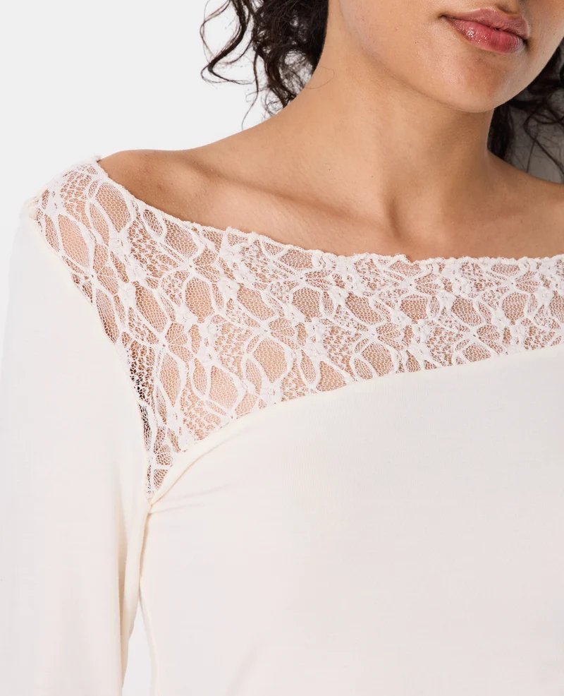 T-shirt asymétrique manches longues avec dentelle