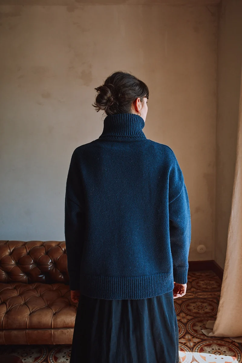 THERESE Turtleneck Sweater in Merino Wool - Navy