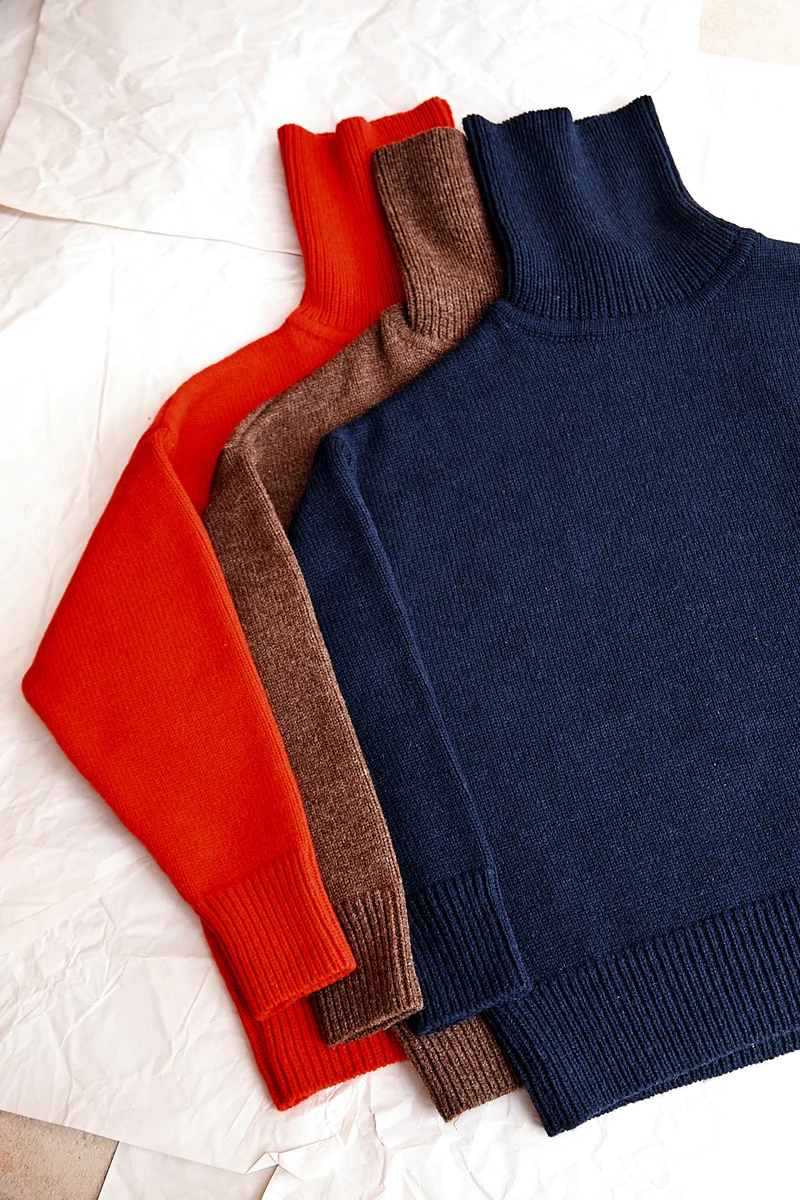 THERESE Turtleneck Sweater in Merino Wool - Chocolate