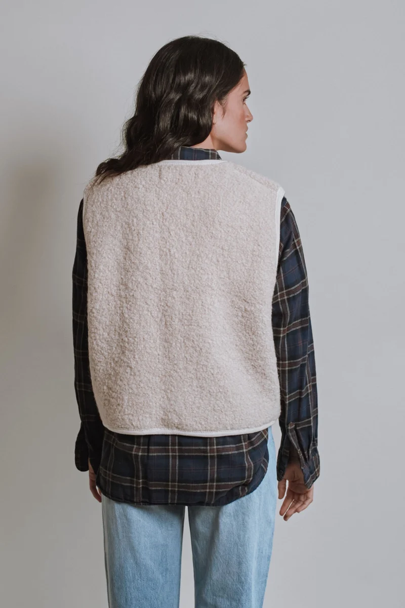 LUCE Shepherd's Vest in Curly Alpaca - Light Beige