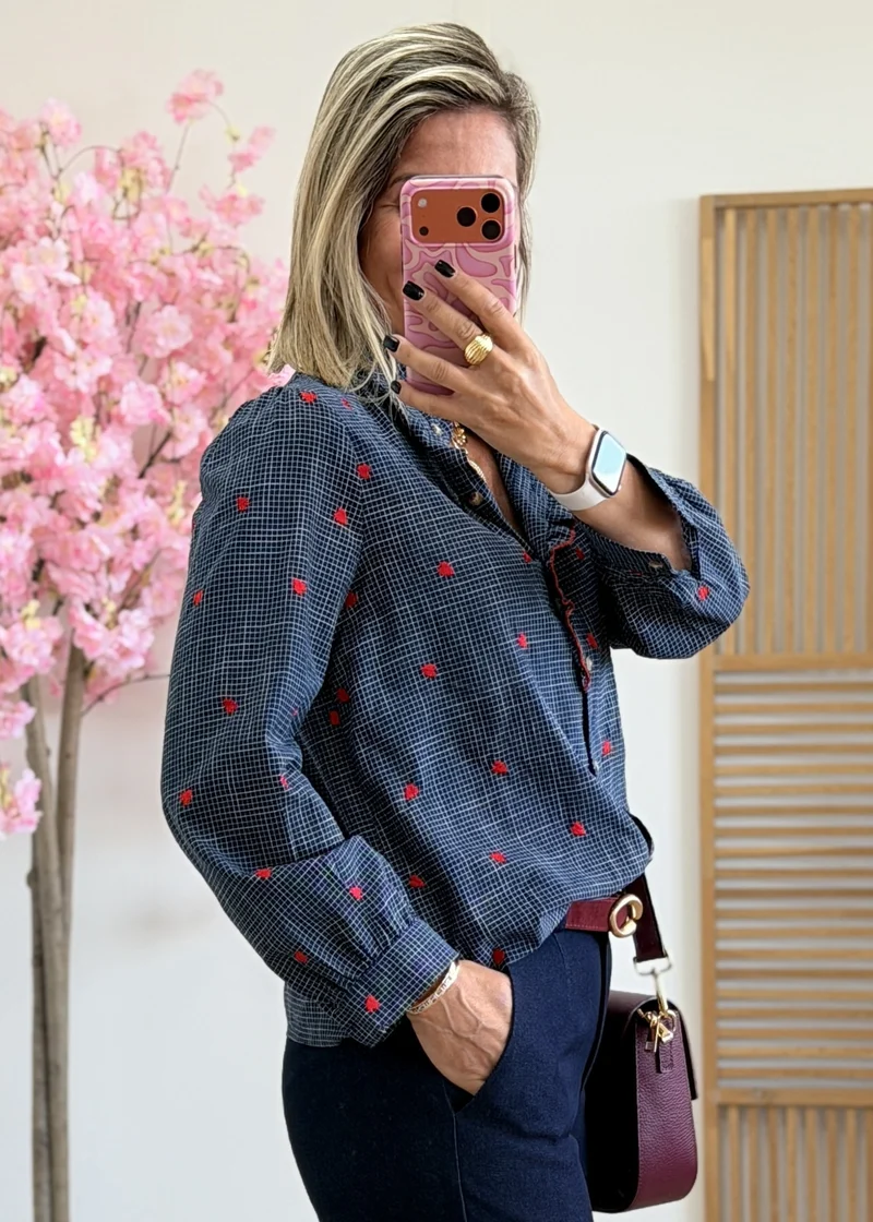 Chemise à carreaux cœurs rouges