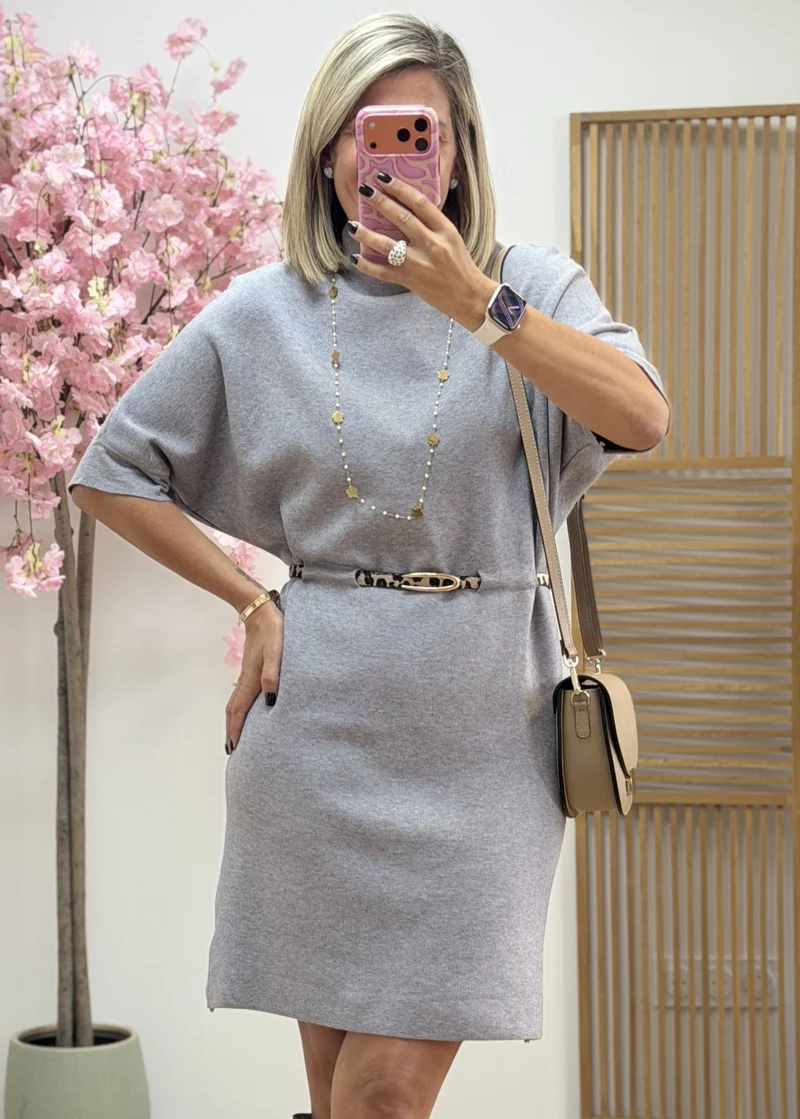 Robe pull ceinturée