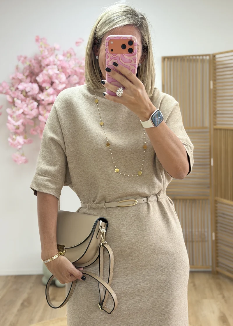 Robe pull ceinturée