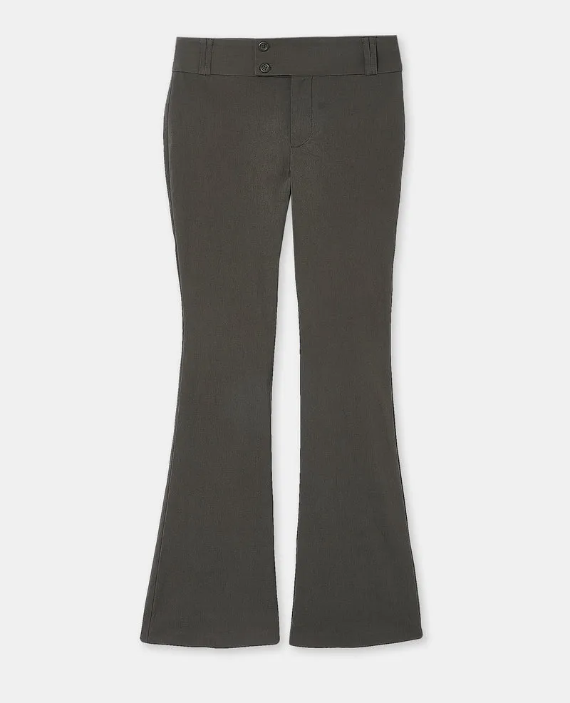 Pantalon flare taille basse en tissu stretch