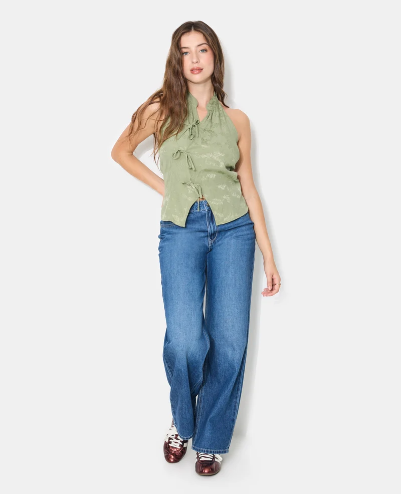 Top dos-nu en tissu satiné avec col mao et fleurs