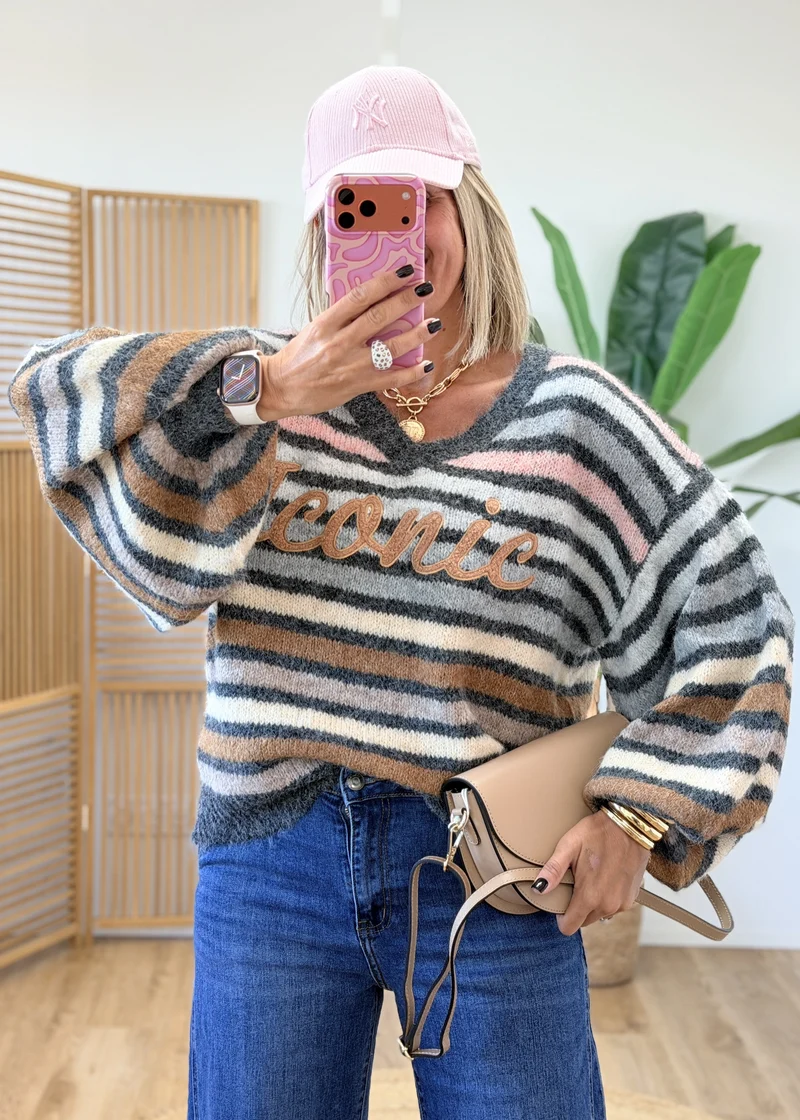Pull Maille Col V Très Doux - Brodé Iconic
