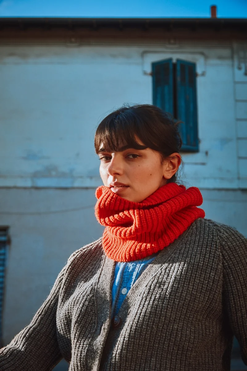 AMANDINE Neckwarmer Scarf in Merino Wool - Red