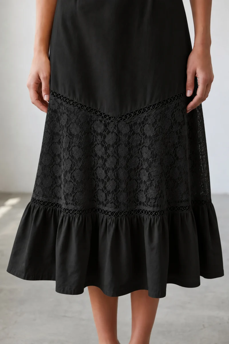 Oryn|Square Neck Lace Panel Tiered Midi Dress