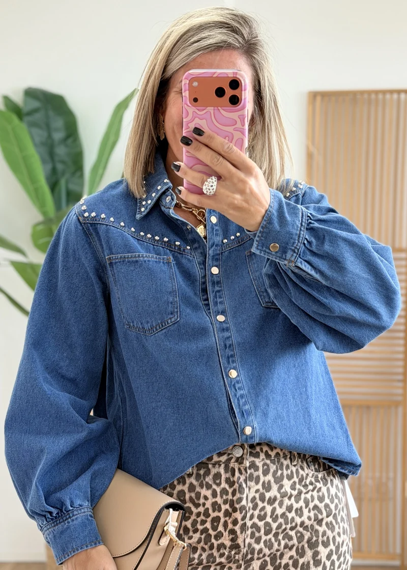Chemise en jean cloutée