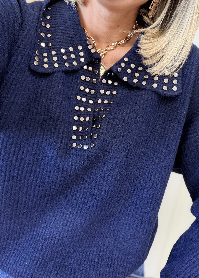 Pull très doux à col clouté