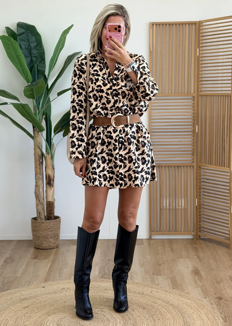 Robe chemise léopard légèrement asymétrique