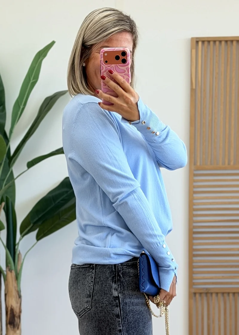 Pull col rond boutons dorés