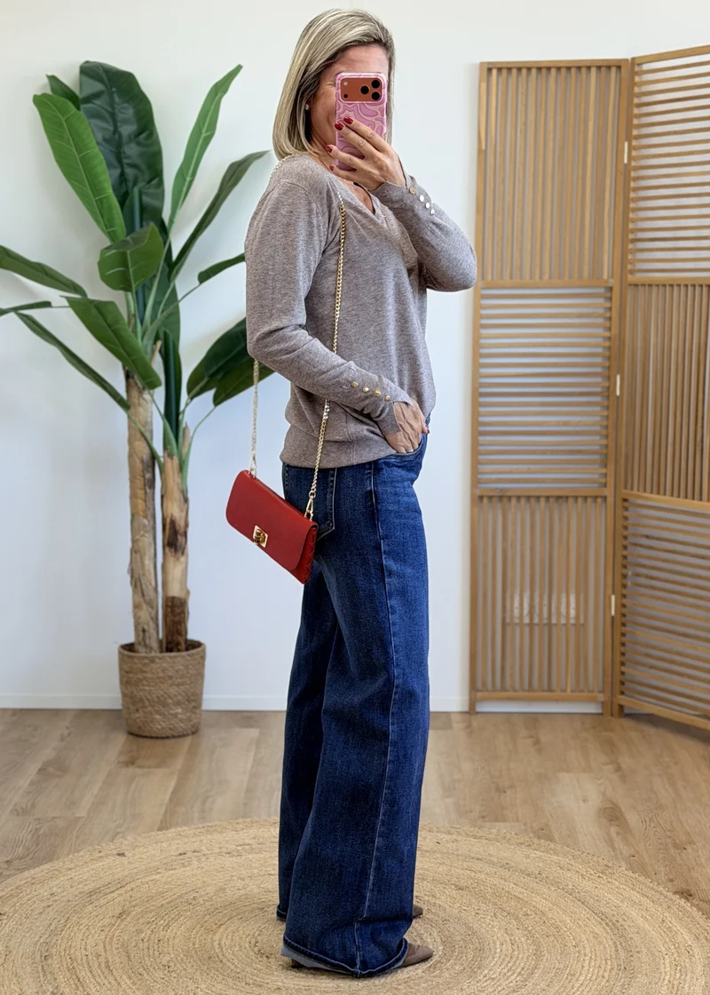 Pull col rond boutons dorés