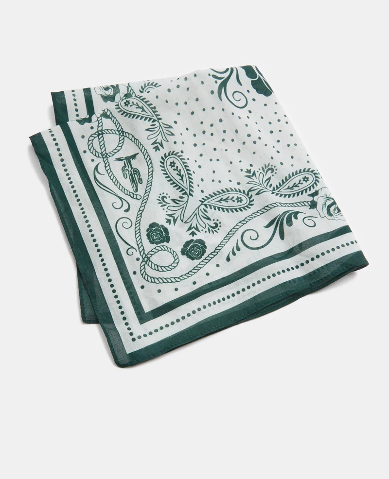 Foulard carré façon bandana