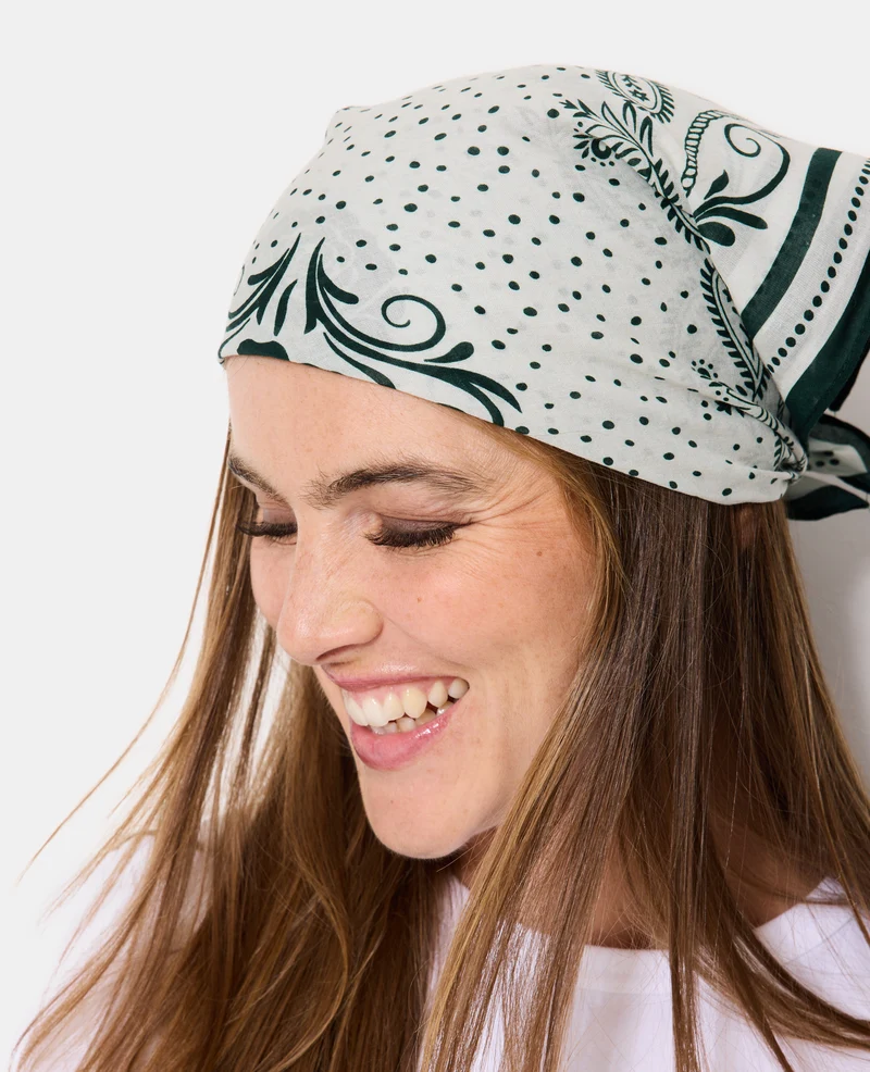 Foulard carré façon bandana