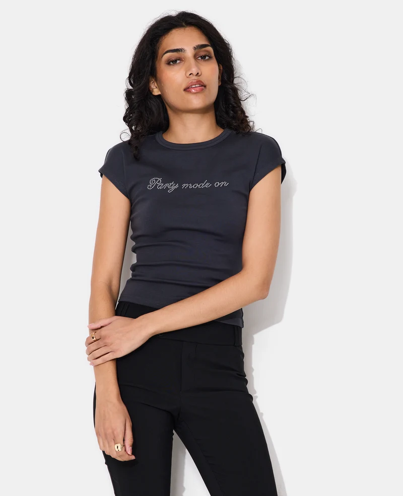 T-shirt ajusté avec message en strass