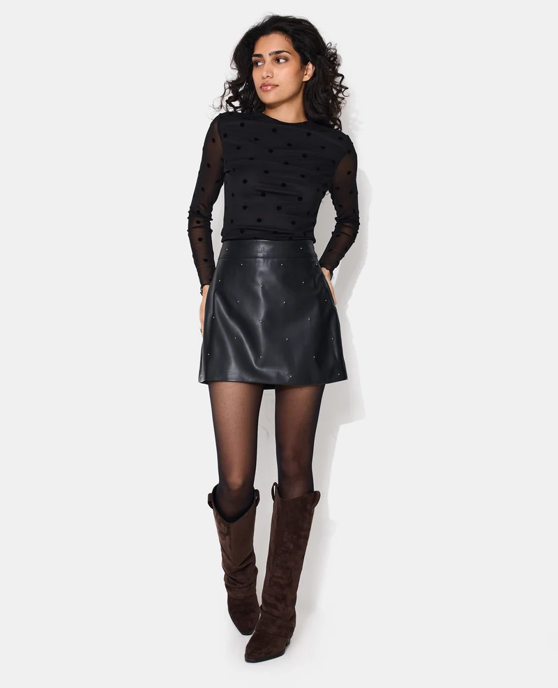 Jupe courte en simili avec mini-clous
