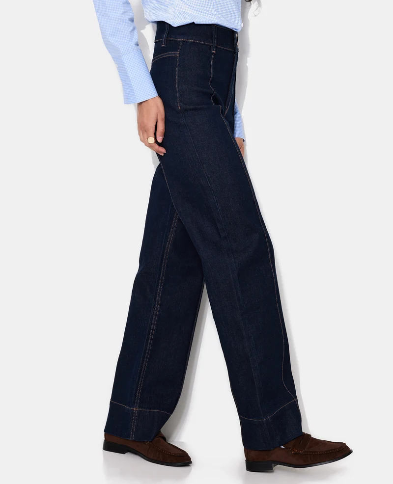 Jean droit taille haute avec jeux de couture