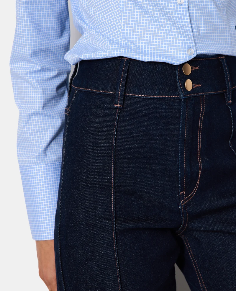 Jean droit taille haute avec jeux de couture