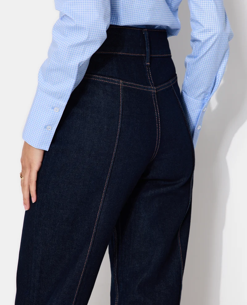 Jean droit taille haute avec jeux de couture