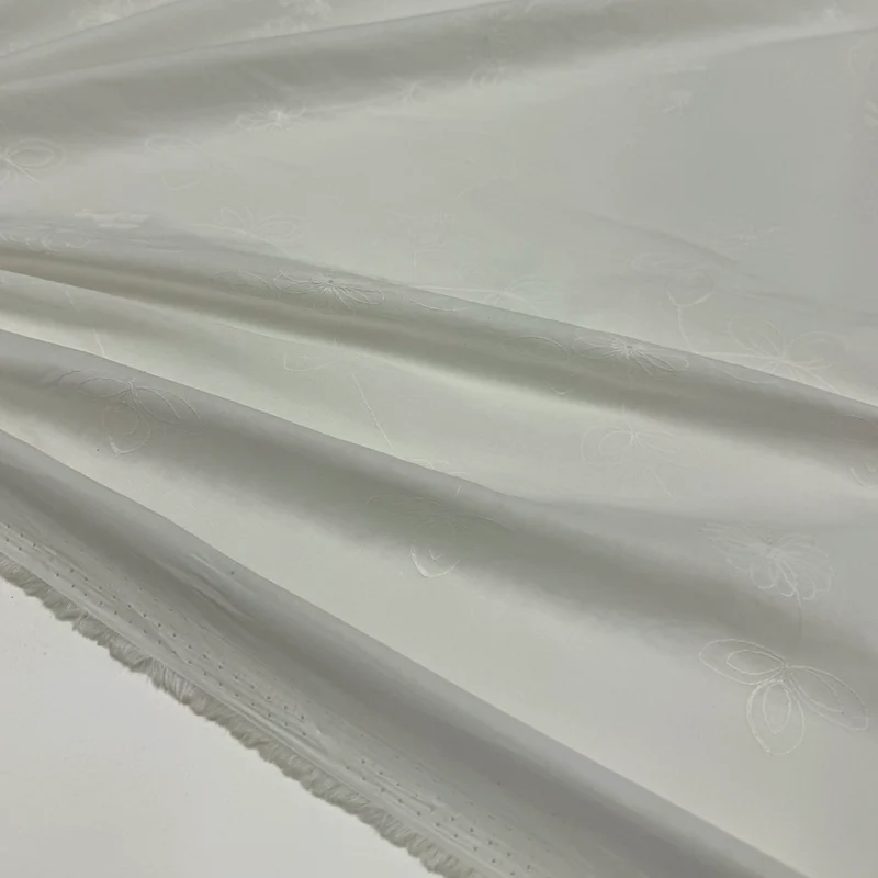 Tissu Brodé, Batiste Coton - Biava