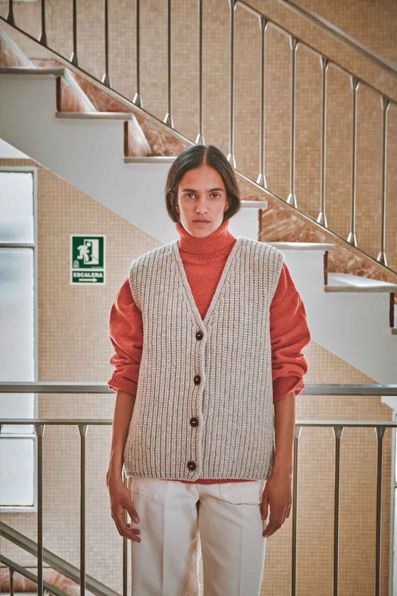 VERA Sleeveless Vest in Merino Wool - Beige