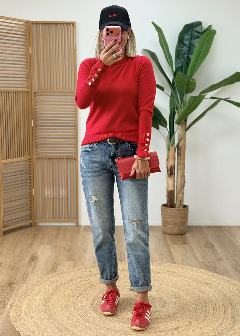 Pull Rouge Boutons Dorés
