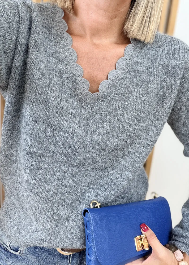 Pull Doux Col Broderie Anglaise