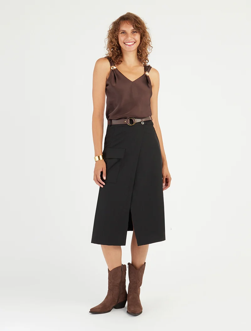 Top satiné à empiècement bijoux - Marron