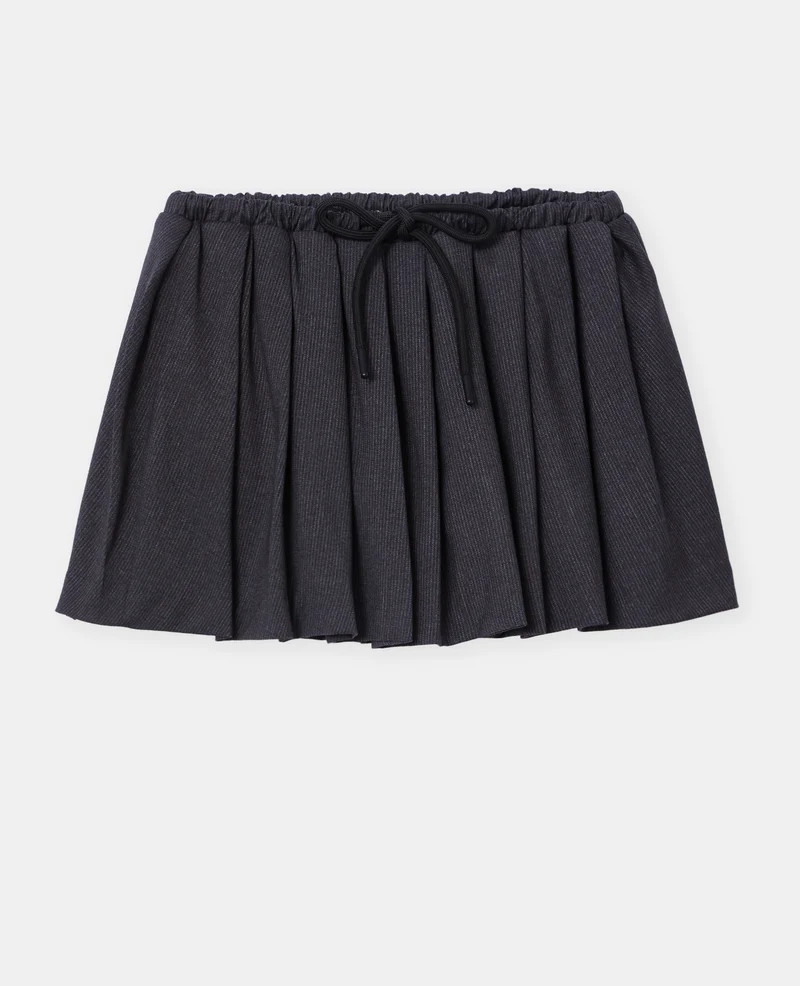 Jupe mini plissée avec ceinture cordon