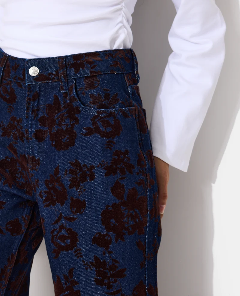 Jean straight taille haute avec fleurs velours