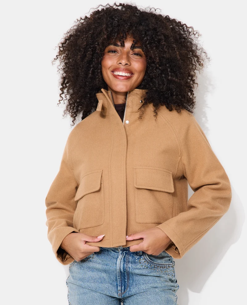 Manteau court drap de laine avec col montant