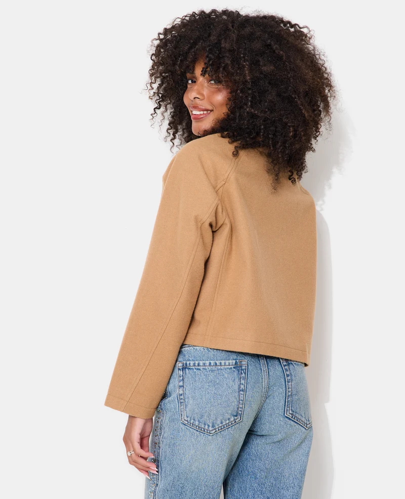 Manteau court drap de laine avec col montant