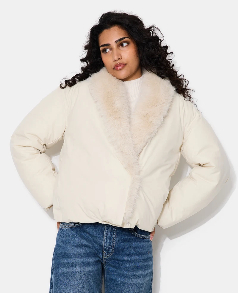 Blouson boule grand col fausse fourrure
