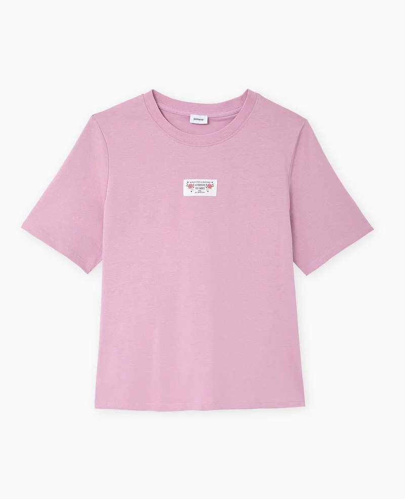 T-shirt avec étiquette cousue devant