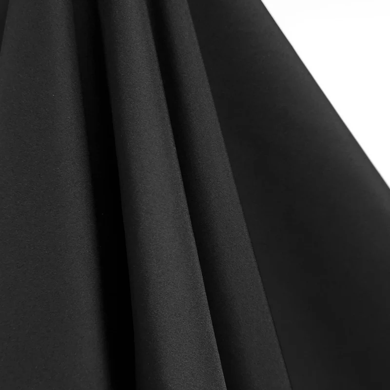 Coquille de nylon imperméable | Noir | Canada Goose Deadstock | 112 cm | FIN DE ROULEAU