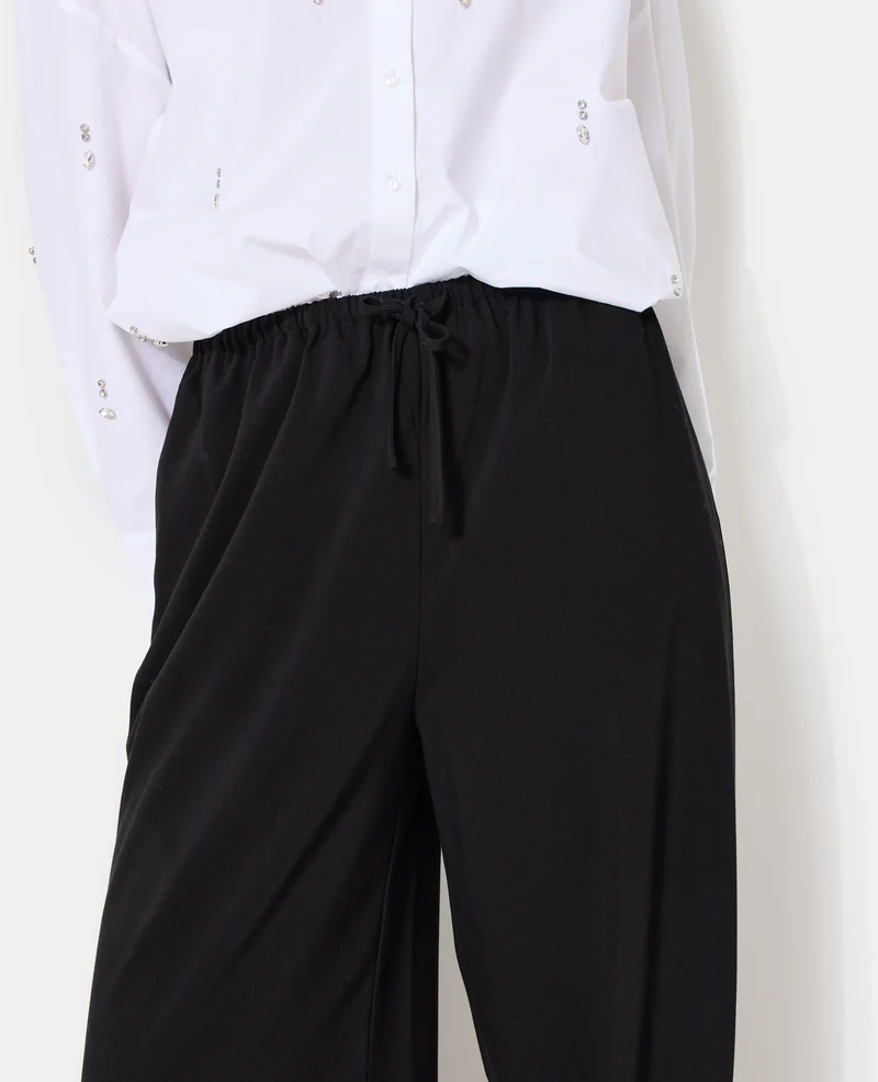 Pantalon droit et large avec lien coulissé