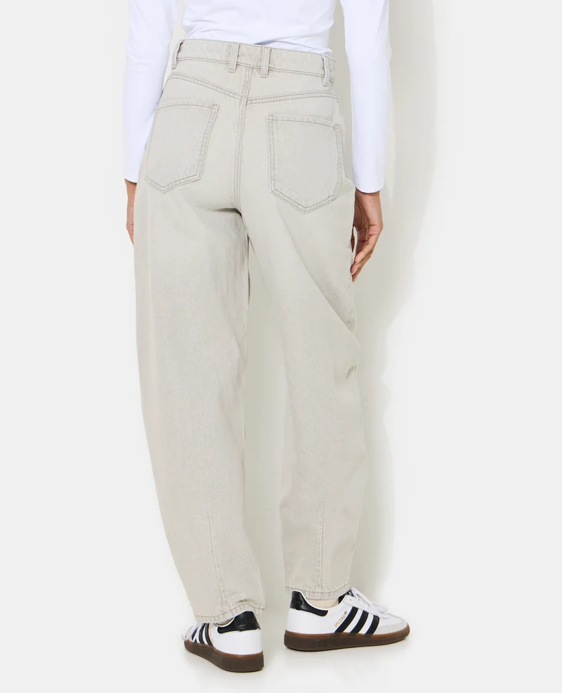 Jean barrel taille haute