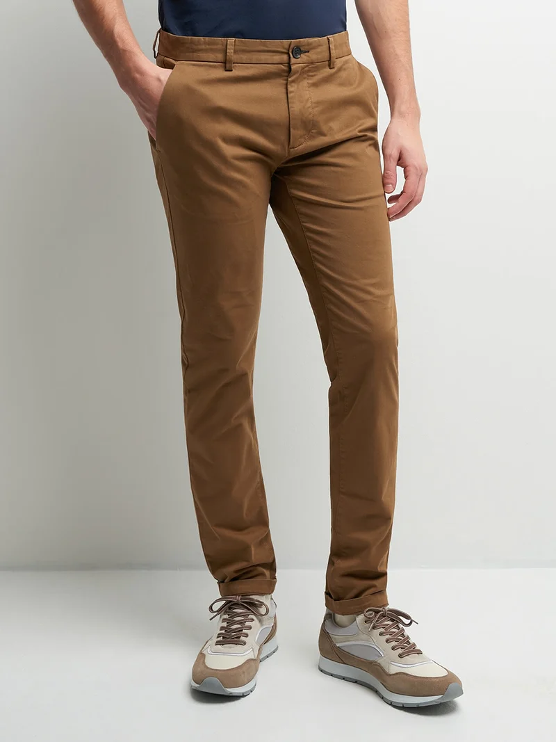 Chino slim en coton élasthane uni