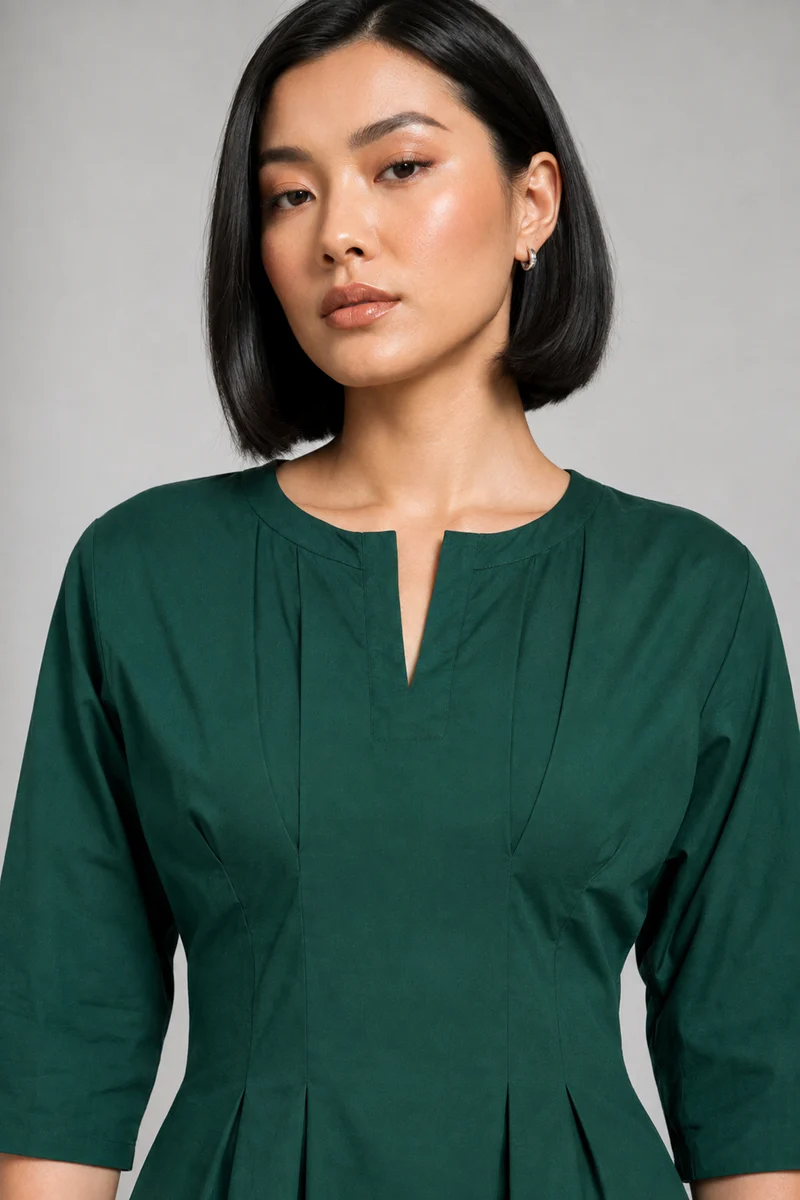 Elari|Cotton Split Crew Neck Pleated Mini Dress