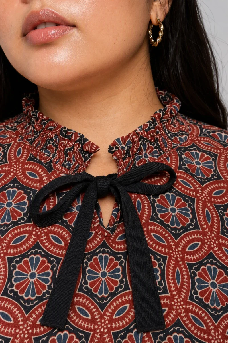 Tivori|Viscose Printed Tieup Neck Top