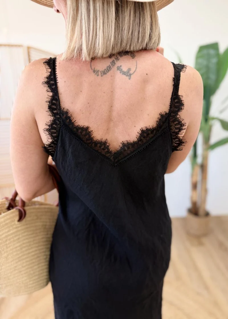 Robe en lin noir